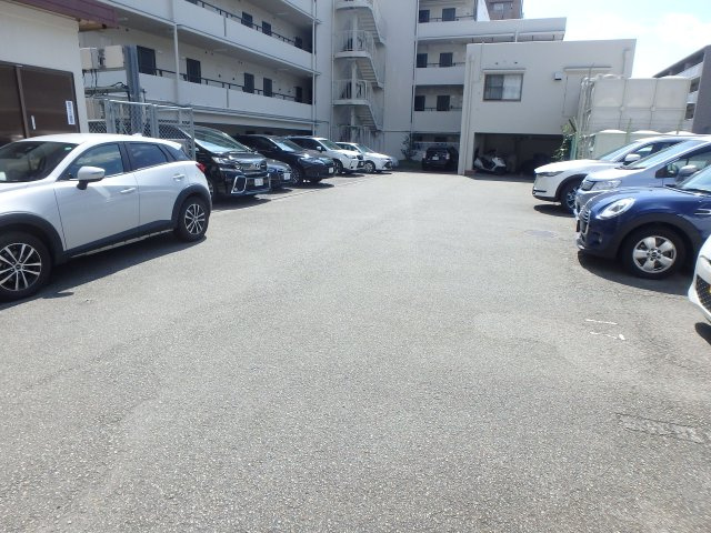 【駐車場】 | ルモンド西宮 | 駐車場完備