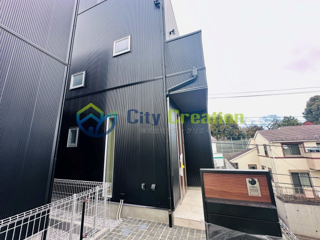 藤沢市辻堂新町　新築戸建ての外観