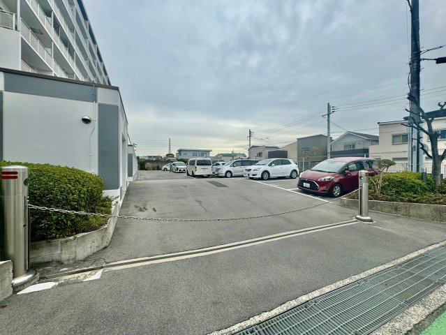 四条畷ロイヤルマンション　中古マンションの駐車場