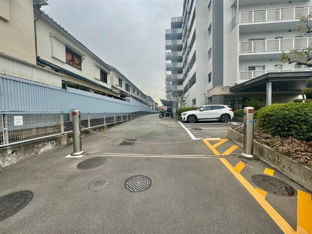 四条畷ロイヤルマンション　中古マンションの駐車場