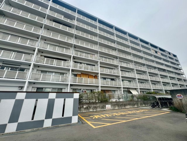 四条畷ロイヤルマンション　中古マンションの外観