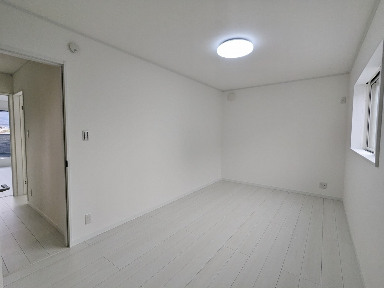 大東市三箇１丁目新築戸建の洋室|洋室（約7.5帖）