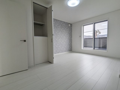 【洋室】 | 大東市三箇１丁目新築戸建 | 洋室（約8.4帖）