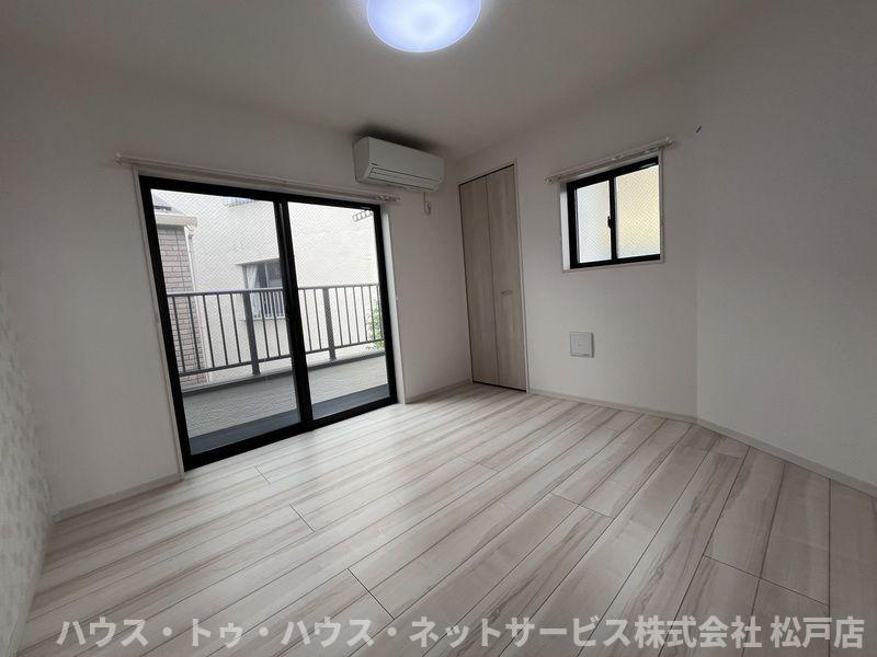 メルディア松戸の居間・リビング