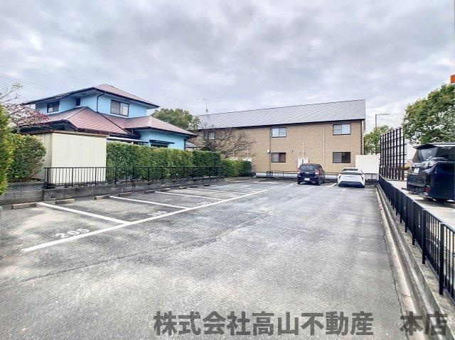 セジュール・ルポの駐車場