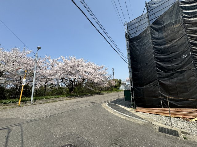 クレイドルガーデン　中央区長潟第２　全３棟の前面道路含む現地写真