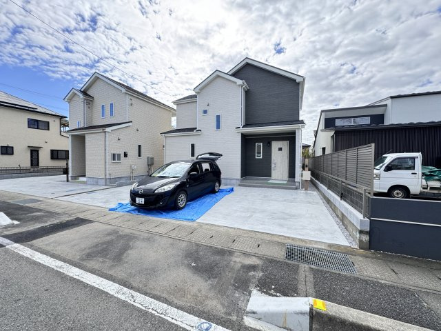 新築　高崎市下之城町2期　Heartful　Town　A号棟の駐車場|現地写真　駐車スペースは建物北側に並列2～3台分可能です！
