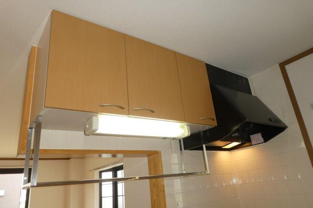 マーヴェラスAのキッチン|キッチン上収納