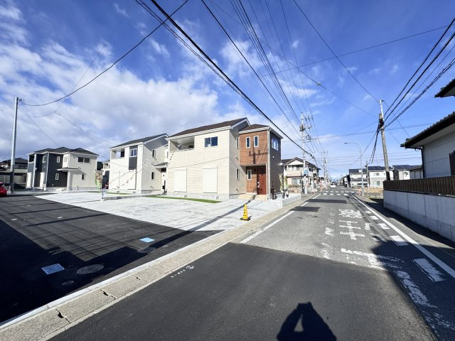 新築　高崎市下之城町2期　Heartful　Town　D号棟の前面道路含む現地写真|現地写真　東側接道幅員約5.9ｍ
