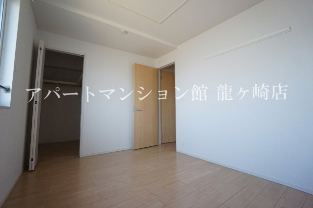 エムズ　サニーガーデンⅩⅥの寝室