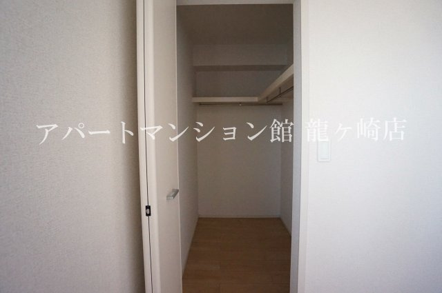 エムズ　サニーガーデンⅩⅥの収納