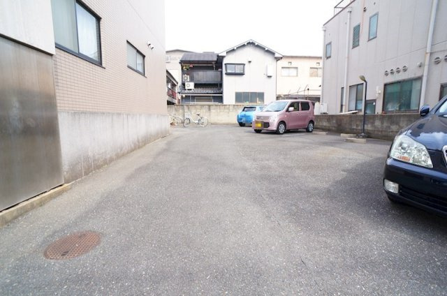 ハイメゾン伊藤の駐車場