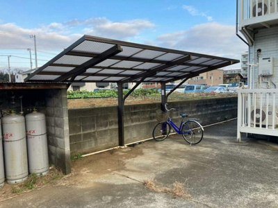 【その他共用部分】 | クライス高田 | 屋根付きの駐輪場があるので雨が降っても安心です☆自転車はちょっとした移動手段に便利ですよね！