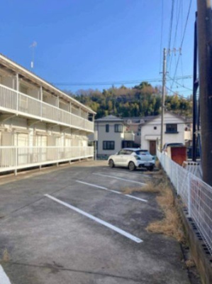 【駐車場】 | クライス高田 | いつでも目の届く敷地内に駐車場があります♪荷物がかさばりがちなお買物にも、敷地内駐車場があると便利ですよね☆
