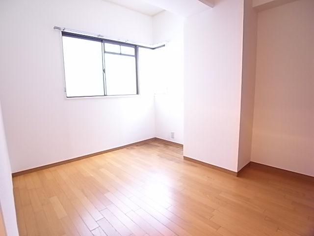 ルマージュ瑞穂の寝室