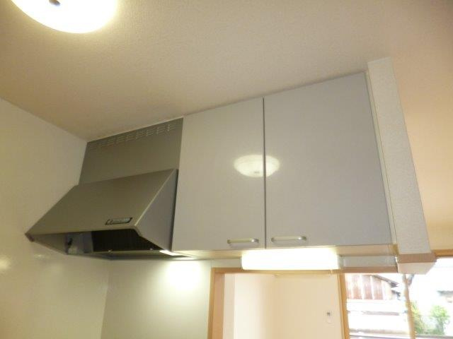 ソレイユ水江のキッチン|キッチン上収納