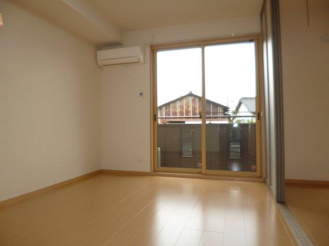 ソレイユ水江の居間・リビング