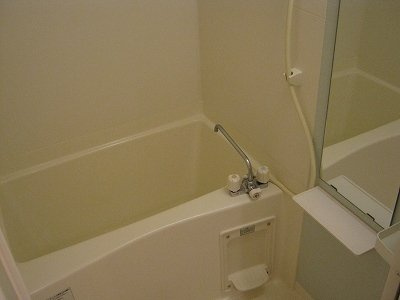 【浴室】 | レジデンスひらお | コンパクトで使いやすいお風呂です