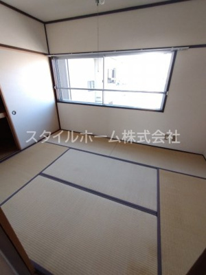 【内装】 | ユトリロ前田南 | 別部屋写真です。