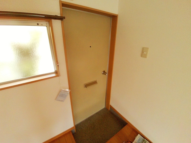 土居アパートの玄関