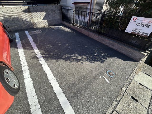 アネックスパル自由が丘の駐車場