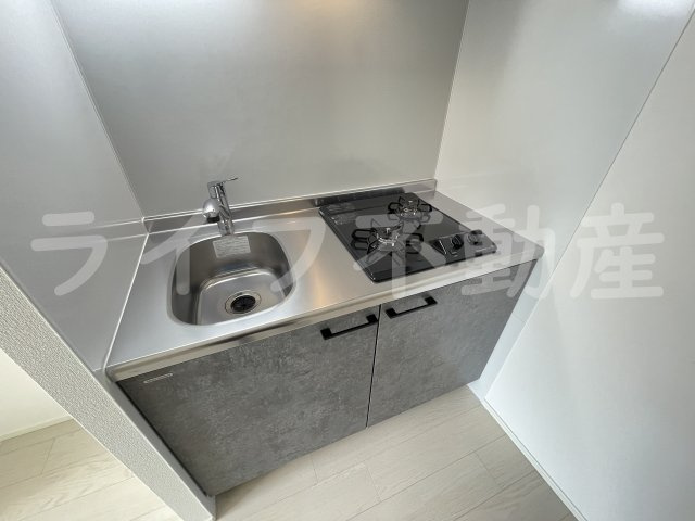 REGIES近大SouthⅠのキッチン|コンパクトなキッチンで掃除もラクラク