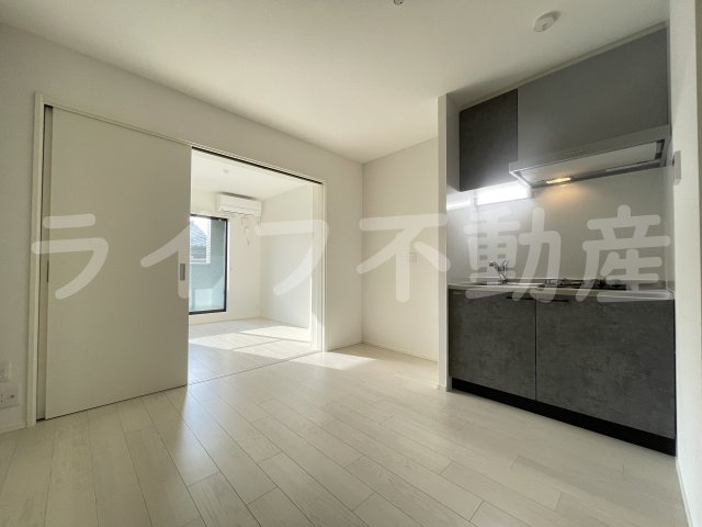 REGIES近大SouthⅠの居間・リビング|こちらの居間で趣味の時間をお楽しみください