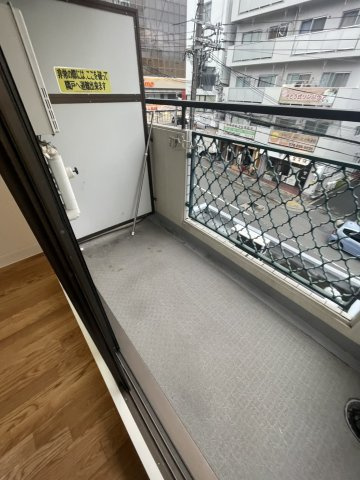 セントラルプラザ六甲のバルコニー|外からの目が気にならないバルコニーで洗濯物が干せます