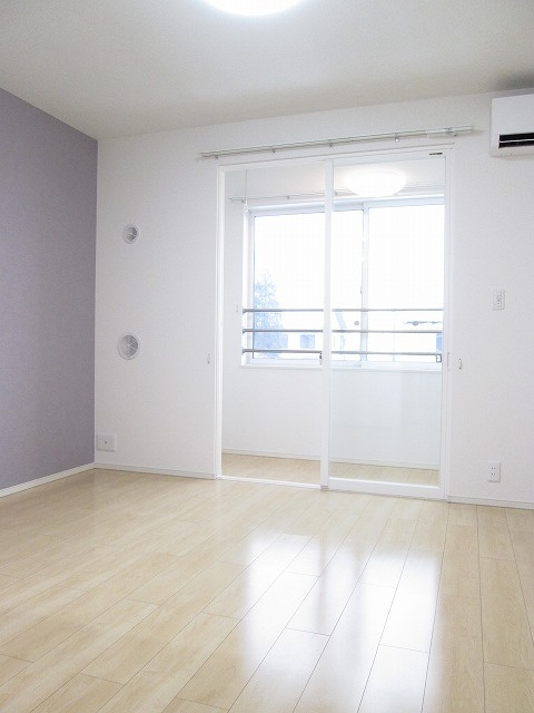 ヴィラ　ルミナーレ　Ⅴの居間・リビング|居室・リビング