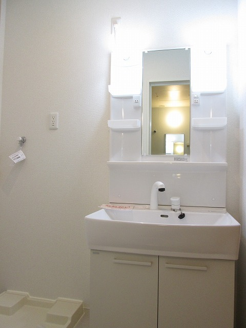 ヴィラ　ルミナーレ　Ⅴの洗面所|洗面所