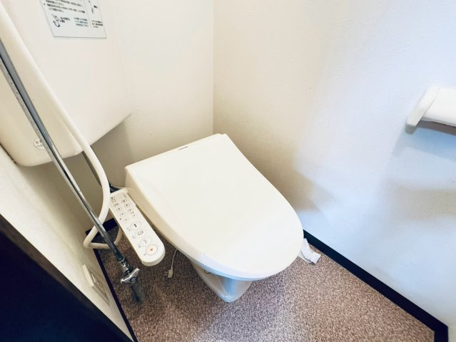 【トイレ】 | 【CP対象】アーバンハウス富丘 | シンプルで使いやすいトイレです