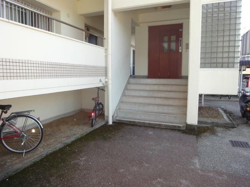 インペリアル西本Ⅱのエントランス|エントランスです