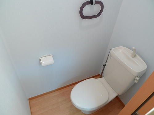 キャトルセゾンのトイレ|もちろんバス・トイレ別です