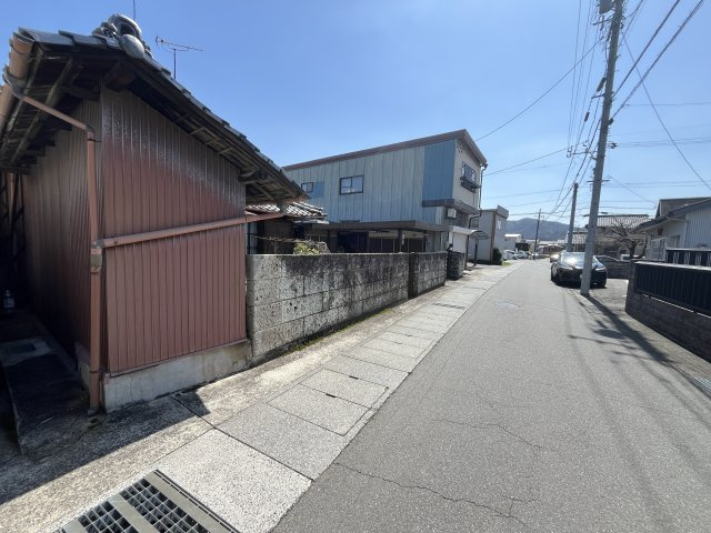 土地　高富の前面道路含む現地写真