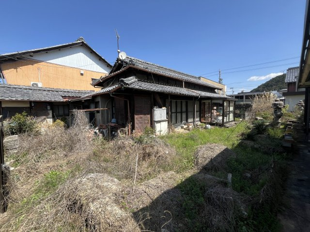 土地　高富の前面道路含む現地写真