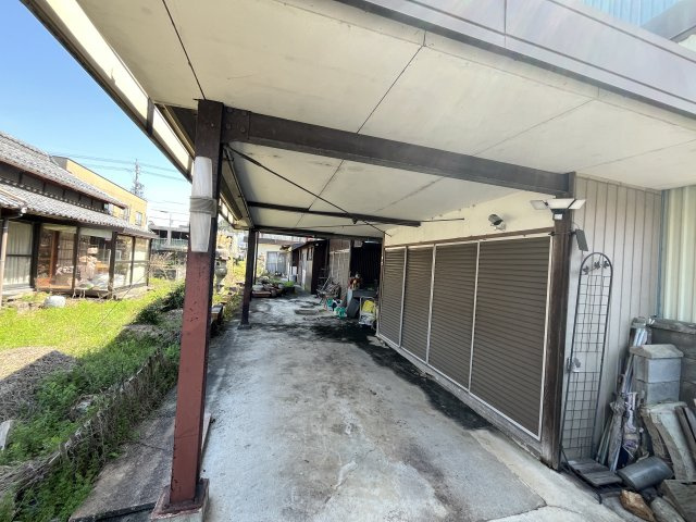 土地　高富の前面道路含む現地写真