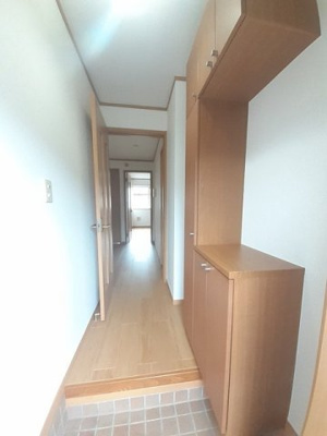 【玄関】 | シルクビレッジ・カナダ | 落ち着いた玄関です