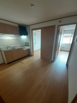 【居間・リビング】 | シルクビレッジ・カナダ | こちらの居間で趣味の時間をお楽しみください