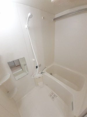 【浴室】 | シルクビレッジ・カナダ | きれいなお風呂です