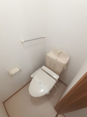 【トイレ】 | シルクビレッジ・カナダ | ゆったりとした空間のトイレです
