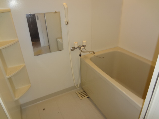 ベルフラワー嵐山の浴室