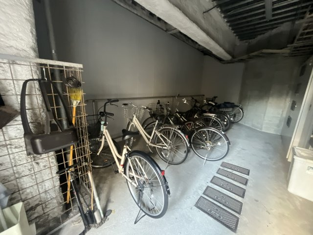 三共ヒルズの駐車場