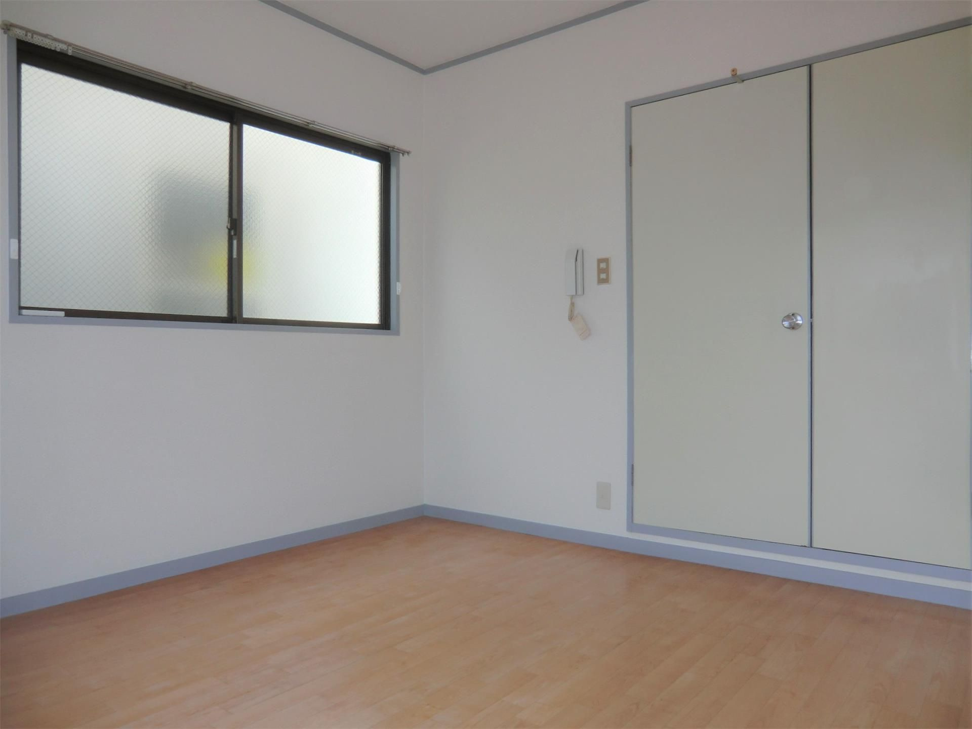 リベラル宮之阪の内装|明るい室内です