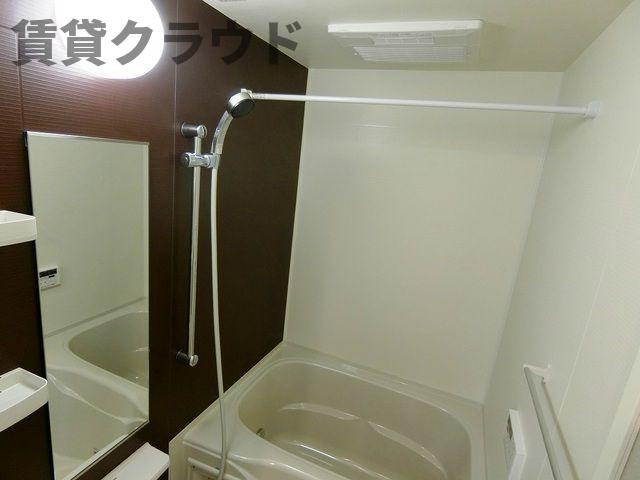 サンモール　わかばの浴室|アクセントパネルがおしゃれなバスルーム♪