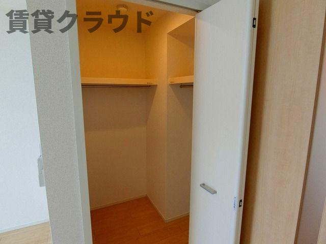 サンモール　わかばの収納|ハンガーラック付きと棚付きの収納スペース！