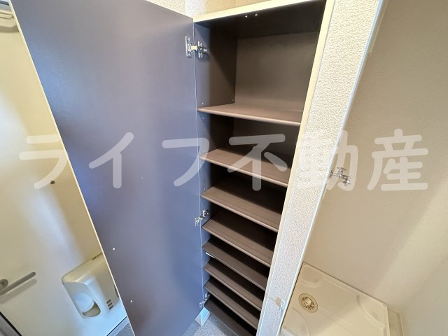 エクレール上小阪の収納|大きなものも収納できそうです