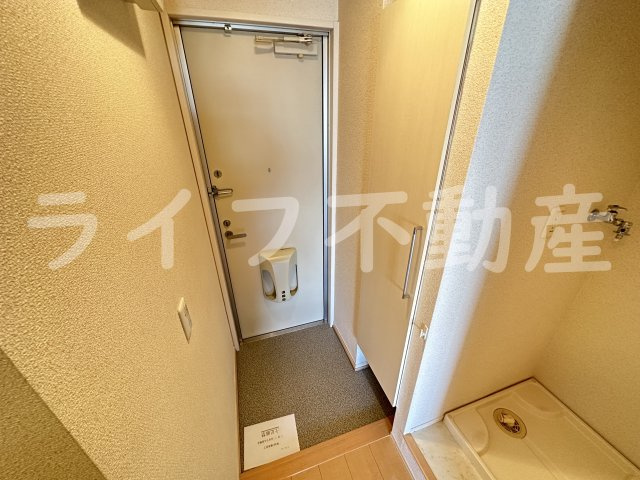 エクレール上小阪の玄関|明るい玄関です