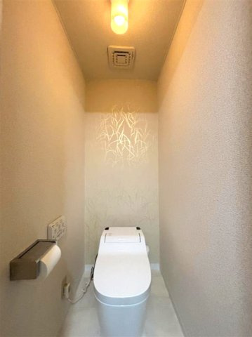 ジュネパレス旭が丘のトイレ|落ち着いた色調のトイレです
