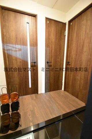 大阪市中央区徳井町１丁目の賃貸マンションの玄関