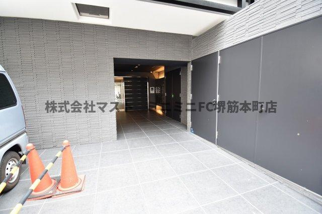 大阪市中央区徳井町１丁目の賃貸マンションのエントランス